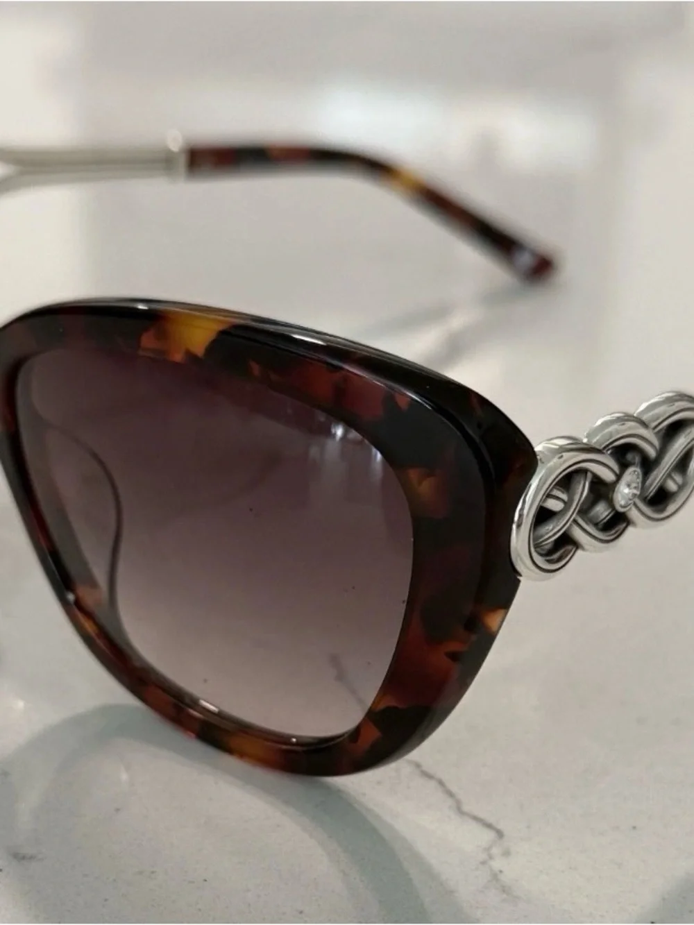 Brighton Interlock Cascade Women’s Sunglasses Tortoise Frame Brown Gradient Lens